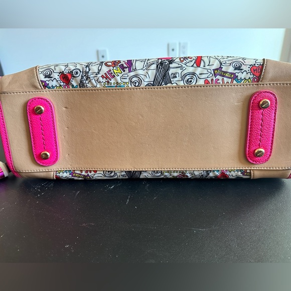 EXTREMELY RARE limited edition Henri Bendel purse - Picture 3 of 6